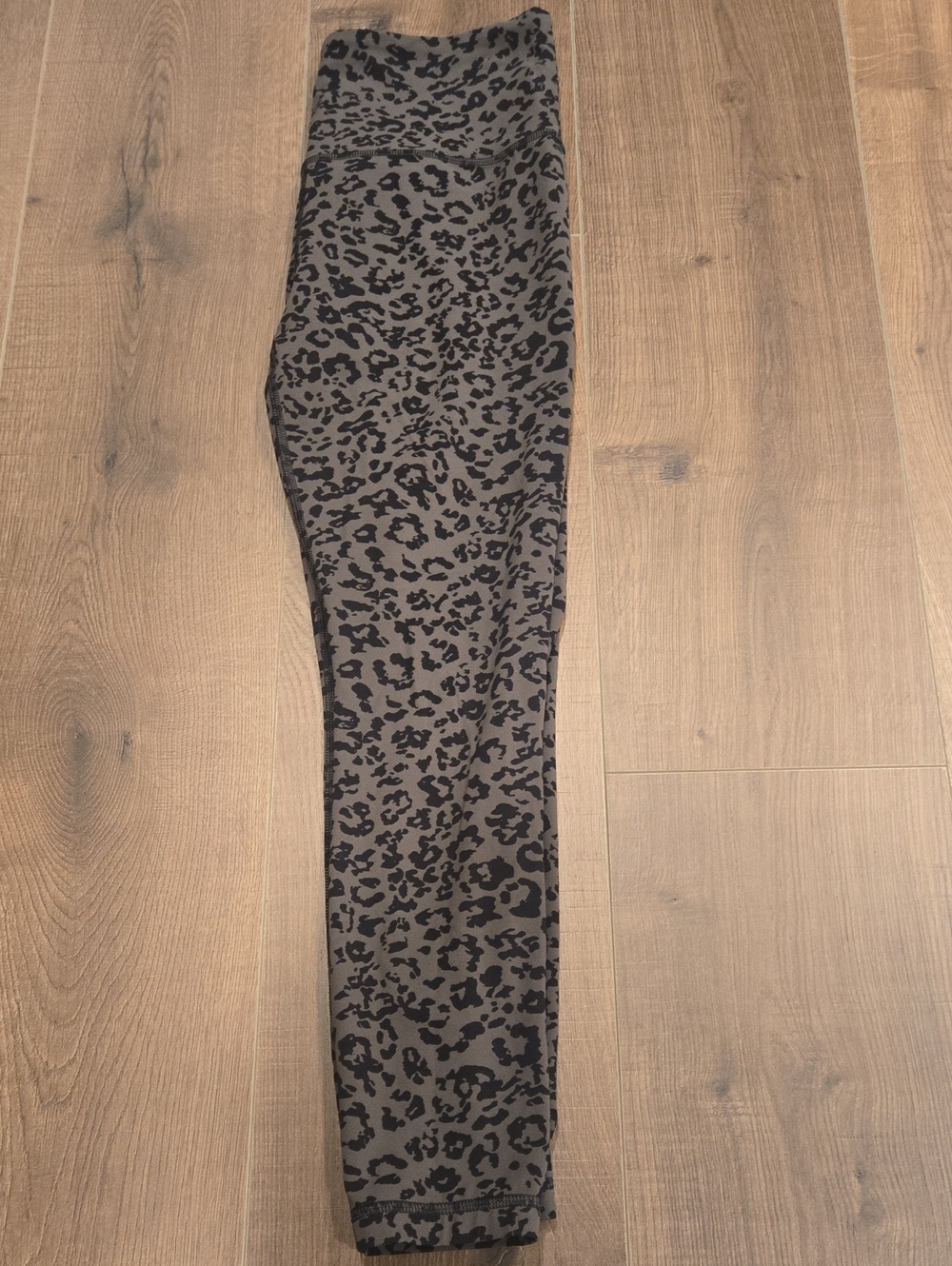 Athleta Women's Black and Gray Leopard Leggings, Size MP, Worn One Time